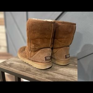 Size 8 Ugg boots